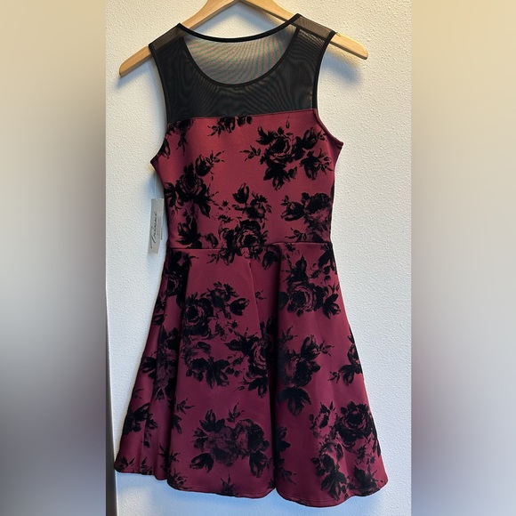 🎊 2 for $20🎊 Size small dress - Picture 2 of 4